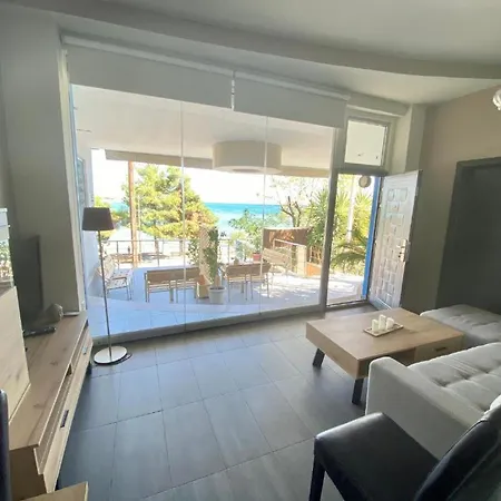 住宿加早餐酒店 Elgreco By The Sea 内亚卡瓦里